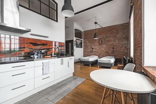кухня, Aparthotel Stara Przedzalnia in Жирардув