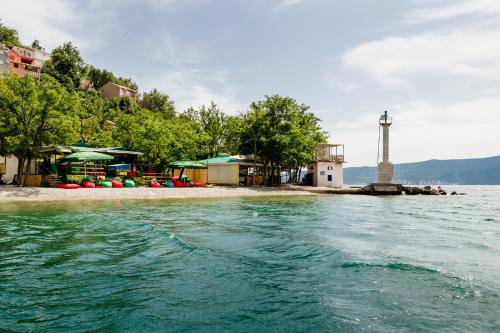 Strand, Dream Vacation Apartments in Donja Lastva