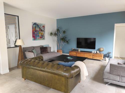 Le havre du grand cèdre (Le havre du grand cedre) in ลุยน์