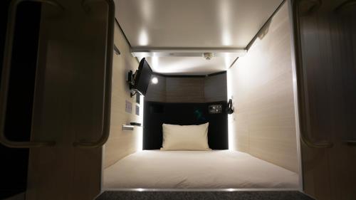 Capsule with TV - Female Only room in Akihabara Bay Hotel (Female Only)