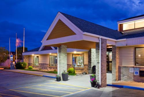 AmericInn by Wyndham Fargo West Acres