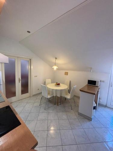 Apartment in Bol with sea view, terrace, air conditioning, WiFi 3739-1, Bol (fotografie 8)