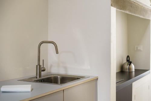Elegant Apartment in the Heart of Florence - image 11