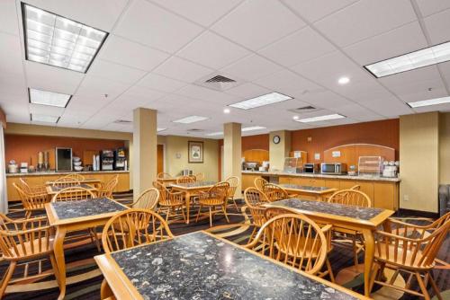 AmericInn by Wyndham Denver Airport in Denver, USA