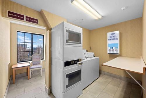 AmericInn by Wyndham Denver Airport in Denver, USA