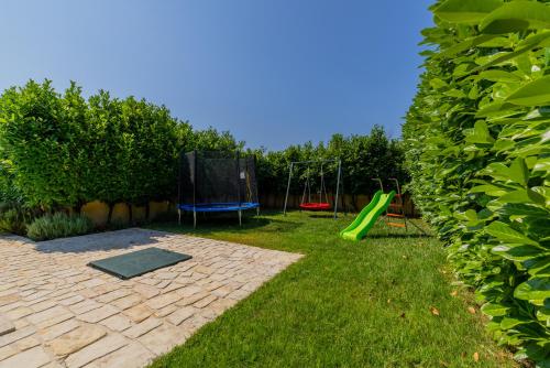 Apkārtne, Villa Lavandis with Jacuzzi and 50m2 Pool in Donji Vinjani