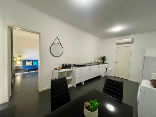 Private unit in Whitehaven Crescent - Club Crocodile Airlie Beach