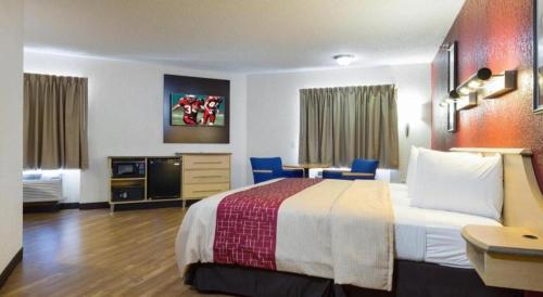 Red Roof Inn Houston - Westchase in Houston, USA
