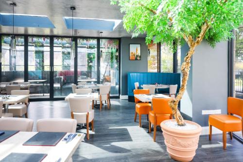 Restaurant, The Courtyard Hotel Near Leeds in Tong