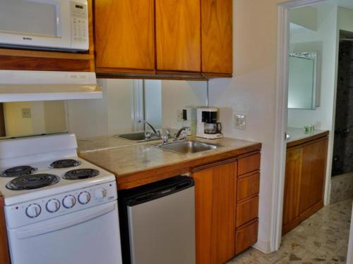 Marina Tower Waikiki – Honolulu, HI