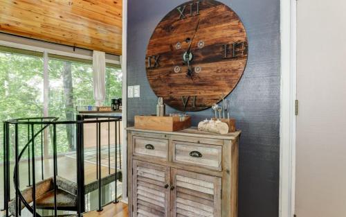Treetopper Hideaway - A Relaxing Chic Bungalow in Marblehill, USA