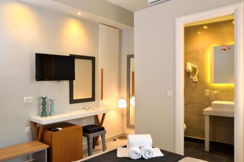 Elia Dorotheou - image 4