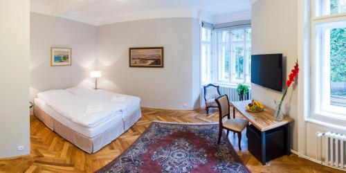 Double or Twin Room with Garden View