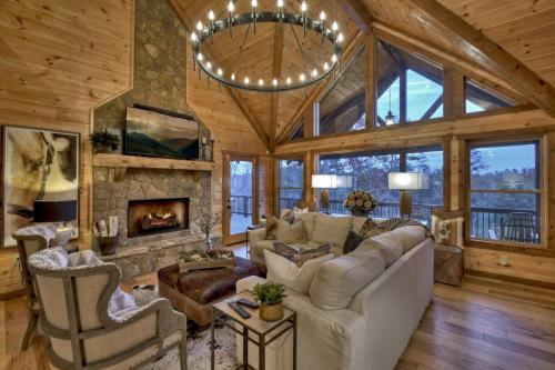 A Starry Night Brand new cabin nestled in the Aska Adventure Area in Aska, USA