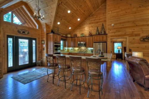 5 OClock Somewhere Hot tub fireplace pool table and more - image 10