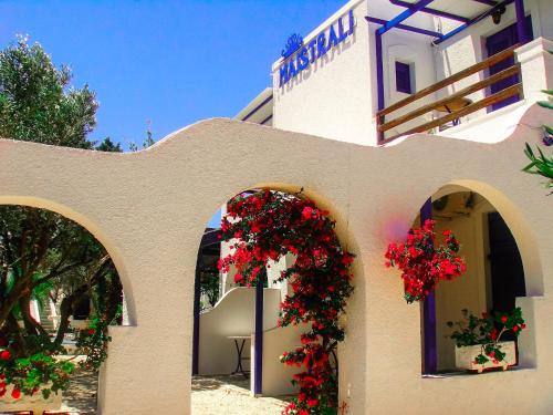  Maistrali Studios, Aliki