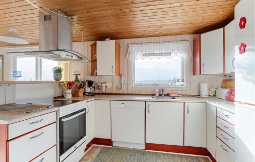 ห้องครัว, 2 Bedroom Beautiful Home In Juelsminde in จูเอลส์มินเดอ