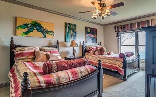 Eagles View - Gorgeous Mountain Views Luxury Interiors Telescope Library - image 14