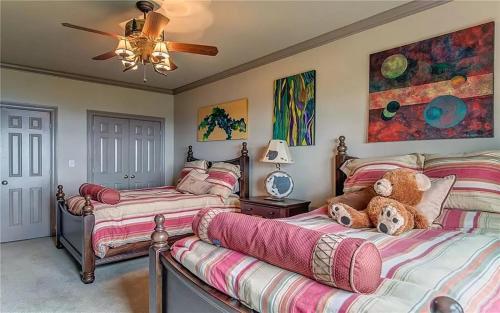 Eagles View - Gorgeous Mountain Views Luxury Interiors Telescope Library - image 5