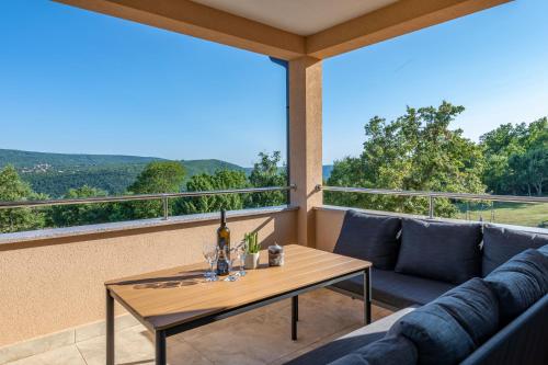 ทัศนียภาพ, Villa Mia in Labin, a two apartment villa with pool close to the sea in สเวติบาตูล