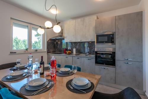ห้องครัว, Villa Mia in Labin, a two apartment villa with pool close to the sea in สเวติบาตูล