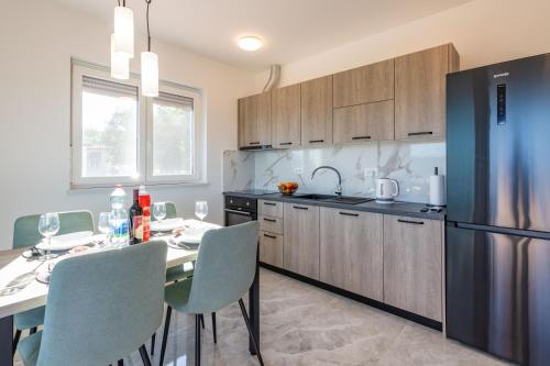 ห้องครัว, Villa Mia in Labin, a two apartment villa with pool close to the sea in สเวติบาตูล