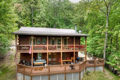 Mama Bears Hideaway Mountain views hot tub pet-friendly in Morganton, USA