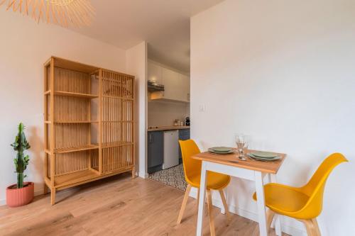 Studio calme avec parking, proche metro in Bois Blancs