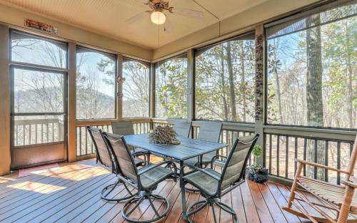 Doctors Orders - Refresh and recharge with peaceful views and a cozy hot tub in Marblehill, USA