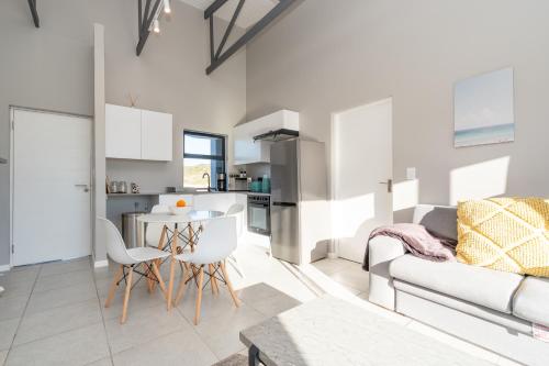 cuina, Millenial Arch-2 Bedroom Apt 86 by First Private Stays in Skiathos