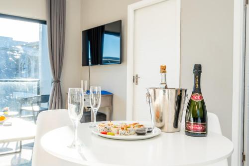 Comoditats, Millenial Arch-2 Bedroom Apt 86 by First Private Stays in Skiathos