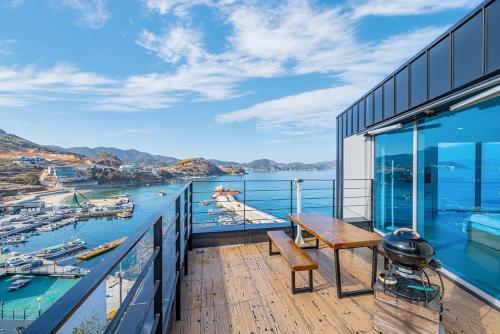 Geojae Sanggaksokeui Jip Pension - Jangmok branch in Jangmok-myeon