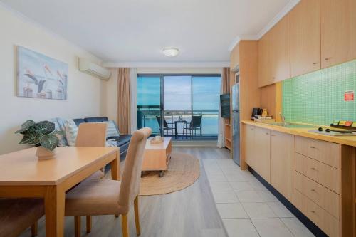 Tesis özellikleri, Oaks The Entrance Waterfront Suites in Merkez Sahil