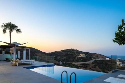Three-Bedroom Villa image 9