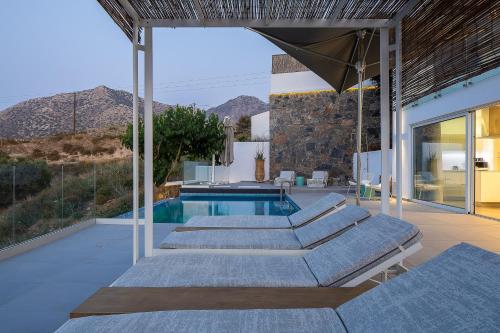 Three-Bedroom Villa image 8