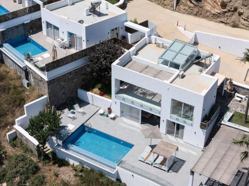 Three-Bedroom Villa image 3