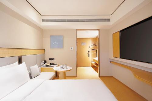 room detail thumbnail 1