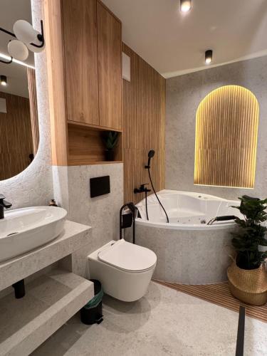 Family & Business Apartments PREMIUM SPA No 3 - 2 Bedroom with Private Jacuzzi, Balcony, Parking, Warsaw (photo 5)