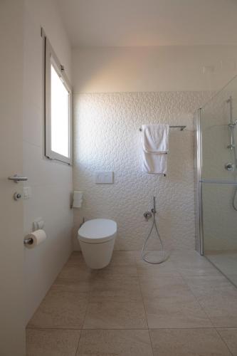 Double or Twin Room with Balcony image 4