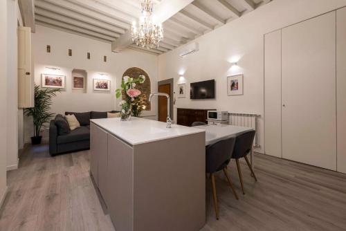 One-Bedroom Apartment image 8