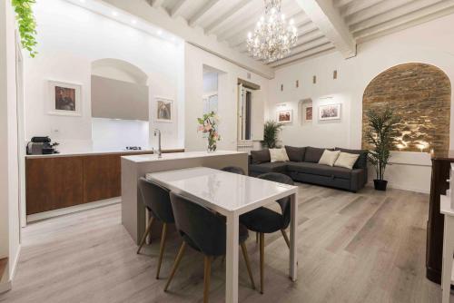 Deluxe Pitti Suites by MMega - image 2