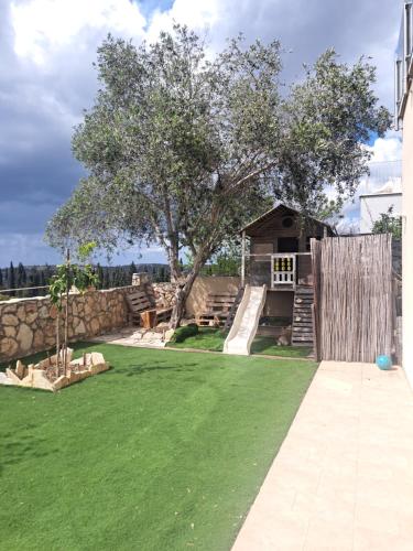 הבית של יולי in Yaara