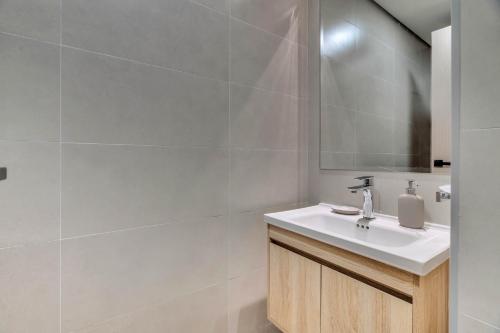 New! Amazing 2BR Loft Townhouse in Dubailand, Dubai (foto 8)