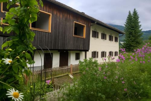 Appartements Ehrensberger in Brixen im Thale, Österreich