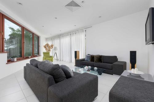Two-level Modern Apartment with Spacious Terrace - Ideal Place for the Holiday by Noclegi Renters - Warnowo