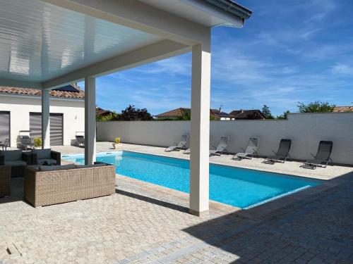 A szálláshely kívülről, Les Crechois in Crêches-sur-Saône