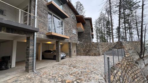 Exterior view, Pine Edge by T2R - Luxury 2BR Duplex Apartment Private Parking & Stunning Views in Khaira Gali near  in Ayubia