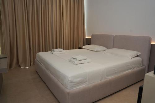 Palma Double Room with Sea View - Ground Floor (NO PARKING) image 5