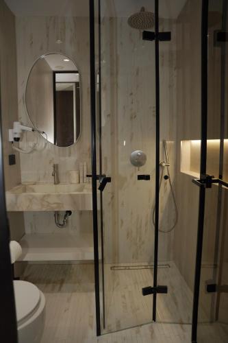 Jon Double Room with Balcony and Garden View (NO PARKING) image 1