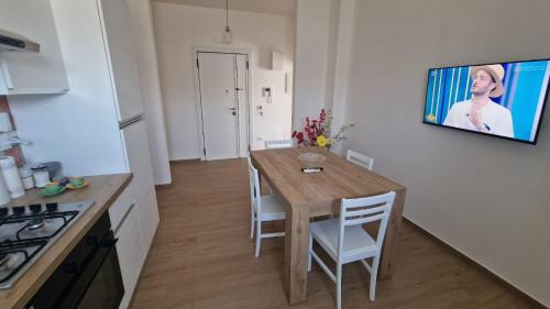 Binario 1, Monopoli (foto 10)